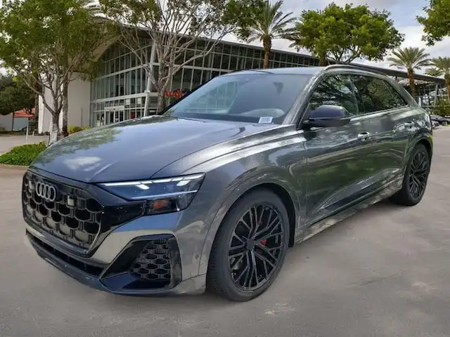 2026 Audi SQ8 Premium Plus quattro's photo