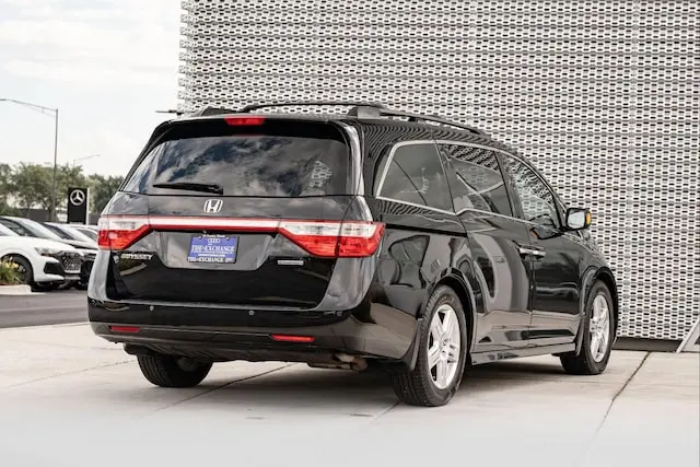 2013 Honda Odyssey Touring photo 4