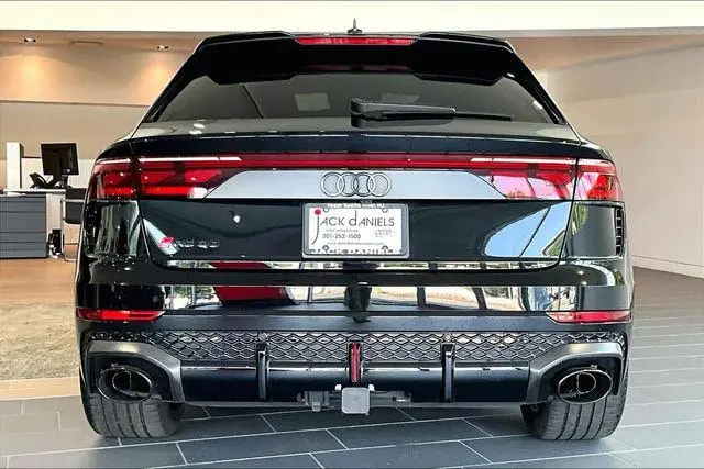 2025 Audi RS Q8 Base photo 3