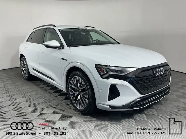 2024 Audi Q8 e-tron 114 kWh Prestige quattro 55's photo