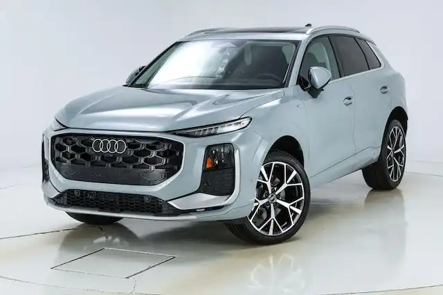 2026 Audi Q3 S line quattro's photo
