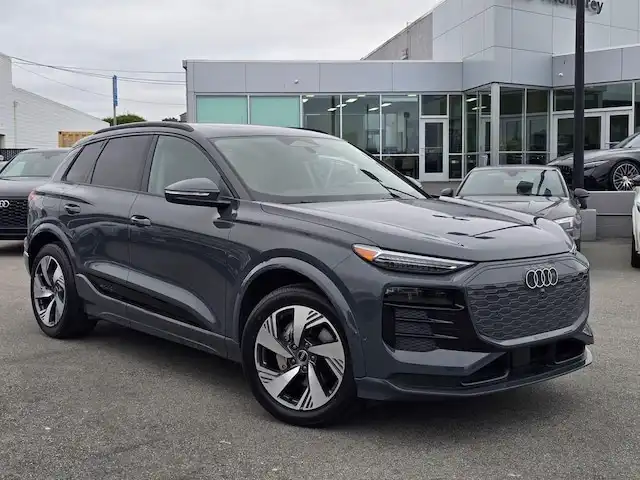2025 Audi Q6 e-tron Premium Plus quattro's photo