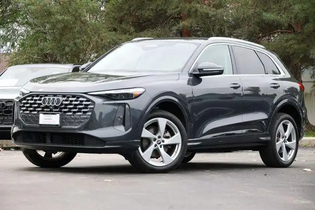2025 Audi Q5 40 Premium Plus's photo