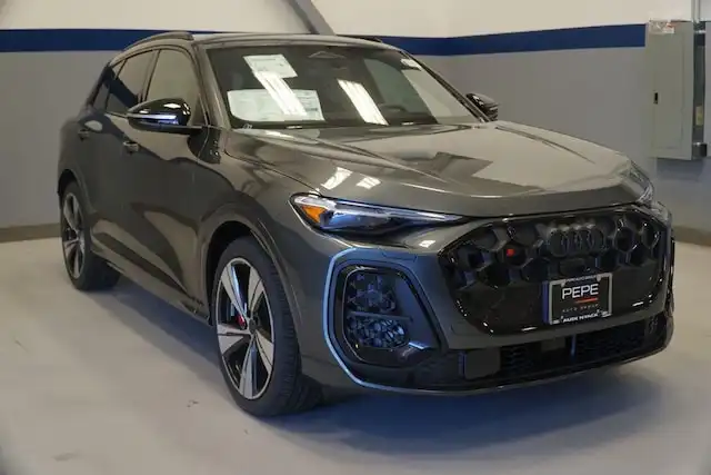 2026 Audi SQ5 Premium Plus quattro's photo