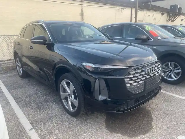 2025 Audi Q5 40 Premium Plus's photo