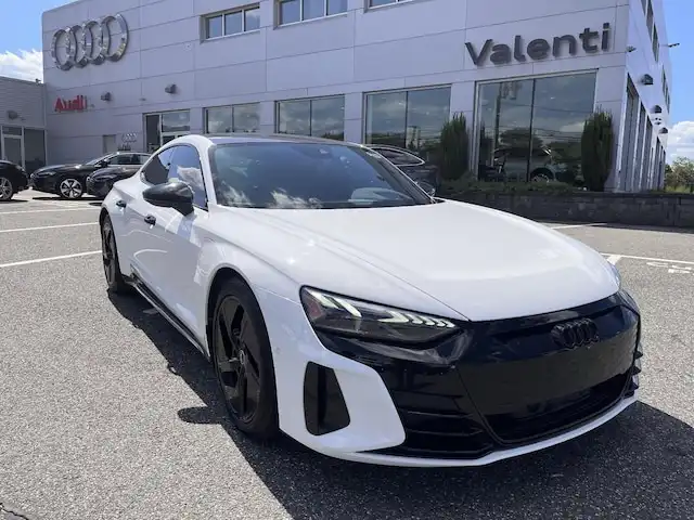 2023 Audi RS e-tron GT Base's photo