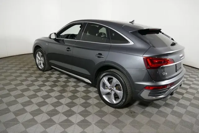 2023 Audi Q5 Sportback 45 Premium photo 5
