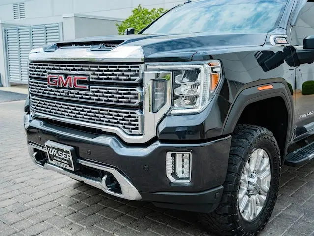 2021 GMC Sierra 4WD Crew Cab Standard Box Denali photo 3