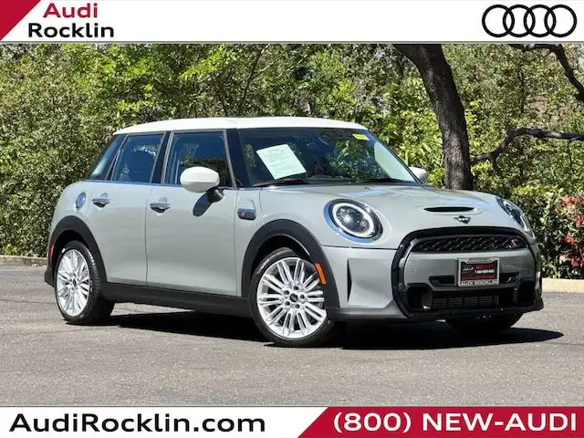 2022 MINI Hardtop Cooper S's photo