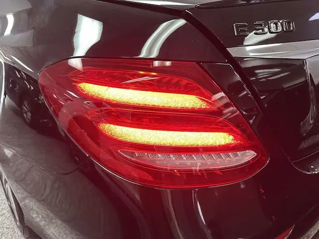 2018 Mercedes-Benz E-Class E300 4MATIC photo 3