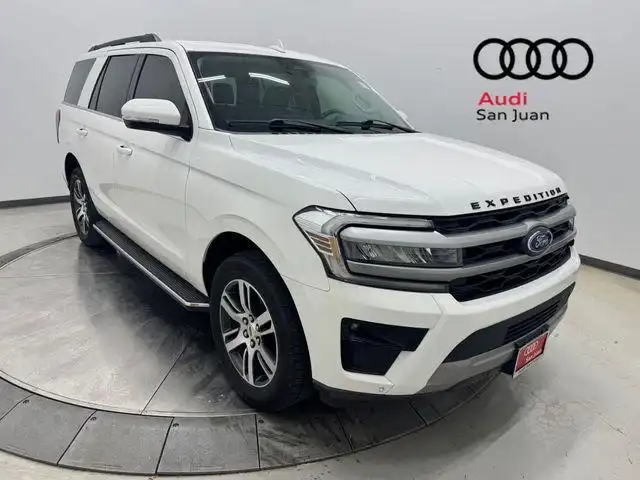 2023 Ford Expedition XLT's photo