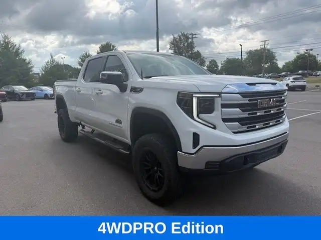 2022 GMC Sierra 4WD Crew Cab Standard Box SLE's photo