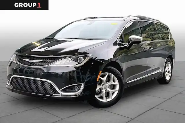 2020 Chrysler Pacifica Limited's photo
