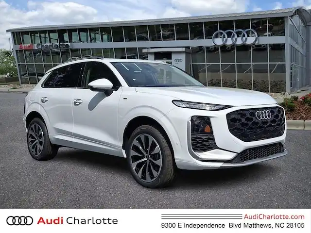 2026 Audi Q3 S line quattro's photo