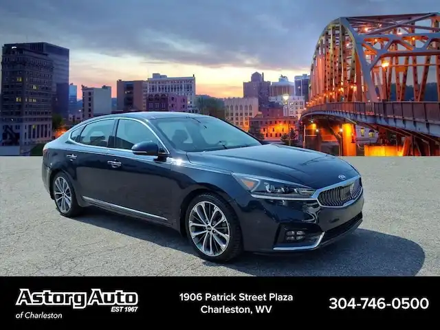 2019 Kia Cadenza Technology's photo