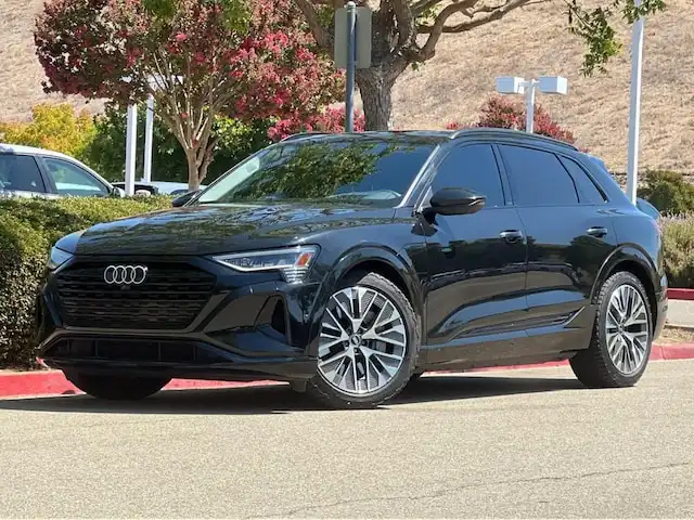 2024 Audi Q8 e-tron 114 kWh Prestige quattro 55's photo