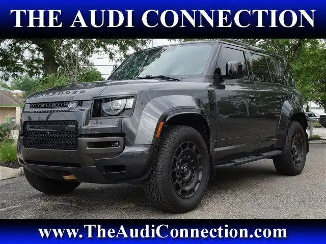 2025 Land Rover Defender 110 Octa Edition One P635's photo