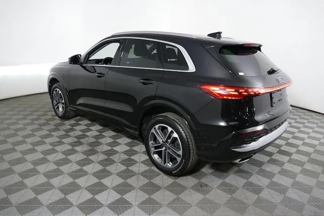 2025 Audi Q5 40 Premium photo 5
