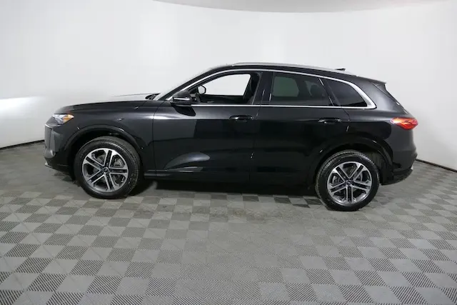 2025 Audi Q5 40 Premium photo 4