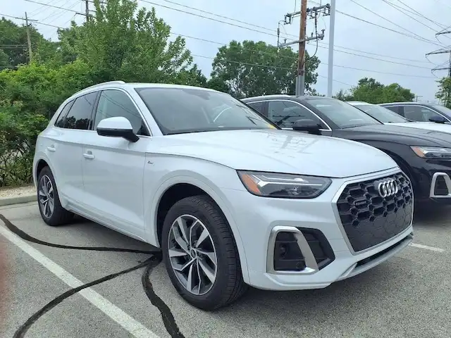 2023 Audi Q5 45 Premium's photo