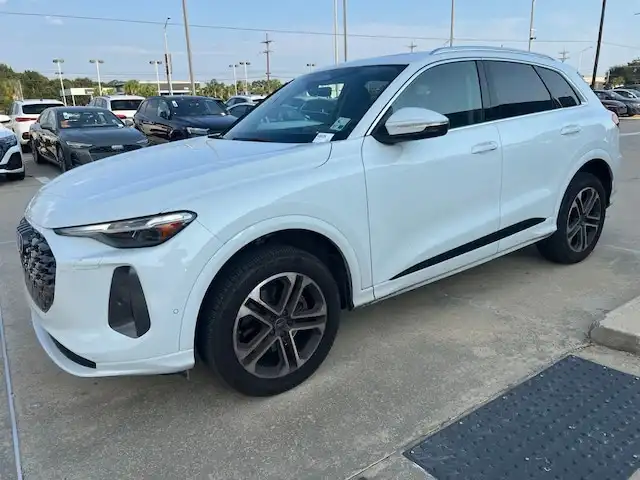 2025 Audi Q5 Premium Plus quattro's photo