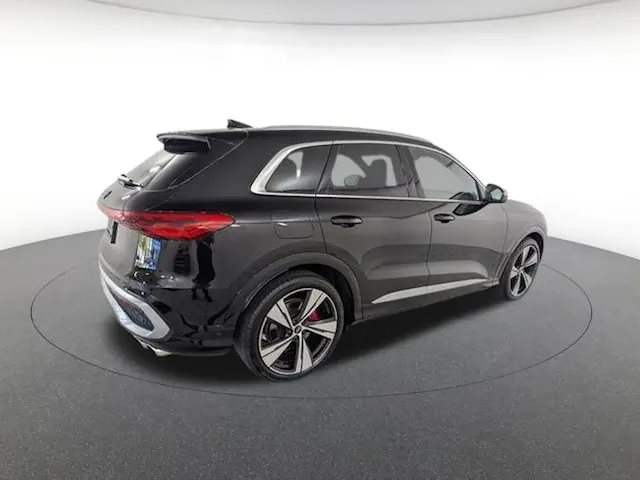 2025 Audi SQ5 Premium Plus quattro photo 5