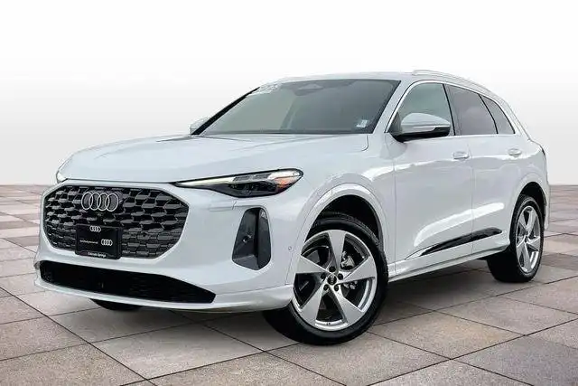 2025 Audi Q5 40 Premium Plus's photo