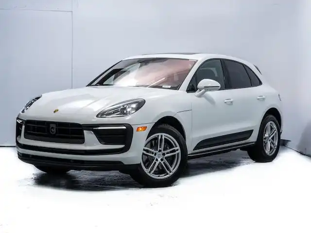 2026 Porsche Macan Base's photo
