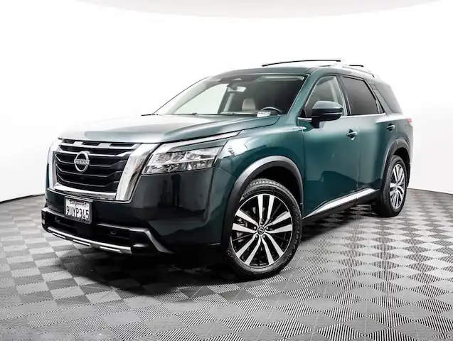 2023 Nissan Pathfinder Platinum 2WD's photo