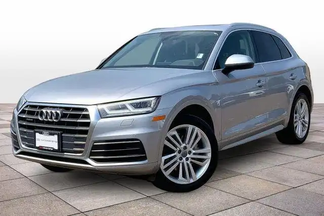 2018 Audi Q5 2.0T quattro S tronic Premium Plus's photo