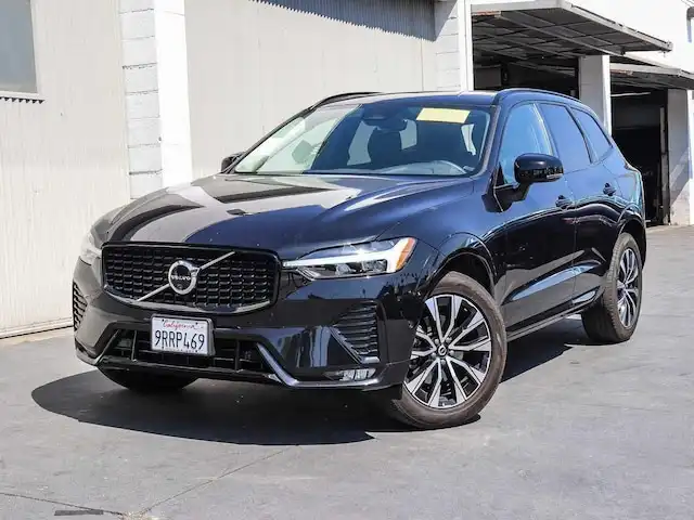 2024 Volvo XC60 B5 Plus Dark Theme AWD's photo