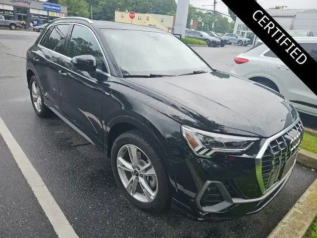2023 Audi Q3 45 TFSI S Line Premium quattro's photo