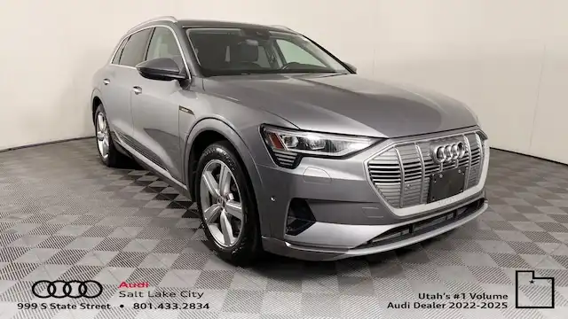 2019 Audi e-tron Premium Plus's photo