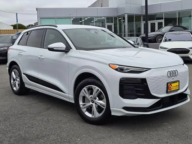 2025 Audi Q6 e-tron Premium photo 1