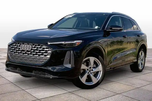 2025 Audi Q5 40 Premium Plus's photo