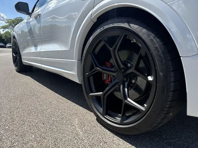 2026 Audi RS Q8 Base photo 3