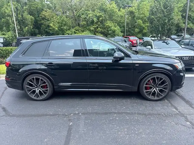 2024 Audi Q7 55 Prestige quattro Tiptronic's photo