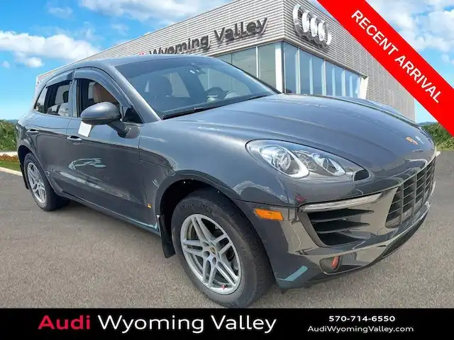 2018 Porsche Macan Base's photo