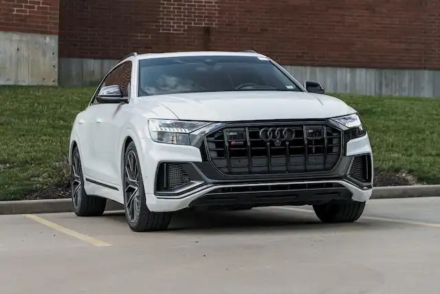 2023 Audi SQ8 Prestige's photo