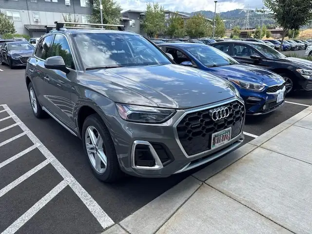 2024 Audi Q5 55 e Premium Plus's photo