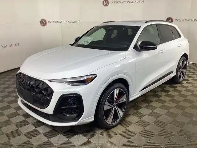 2025 Audi SQ5 Premium Plus's photo