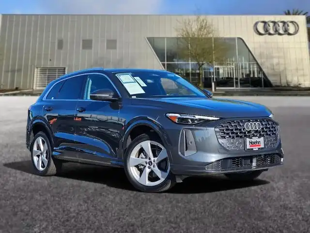 2025 Audi Q5 40 Premium Plus's photo
