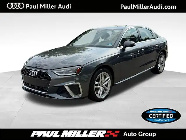 2020 Audi A4 45 quattro S tronic Premium's photo