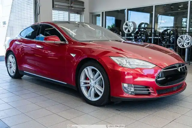 2015 Tesla Model S 85D's photo