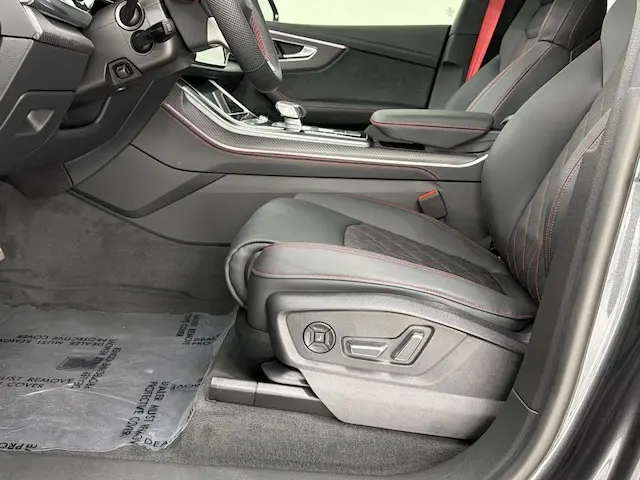 2026 Audi SQ8 Prestige quattro photo 5