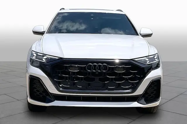 2025 Audi Q8 55 Prestige Tiptonic quattro photo 4