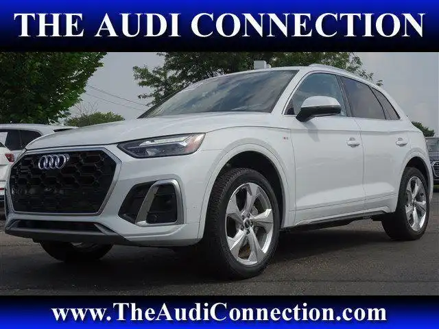 2023 Audi Q5 45 Premium Plus's photo