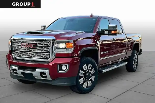 2019 GMC Sierra Denali 4WD Crew Cab Standard Box's photo