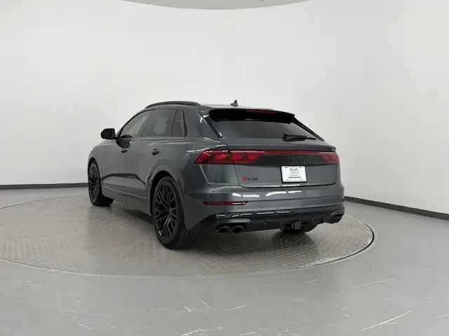 2026 Audi SQ8 Prestige quattro photo 3