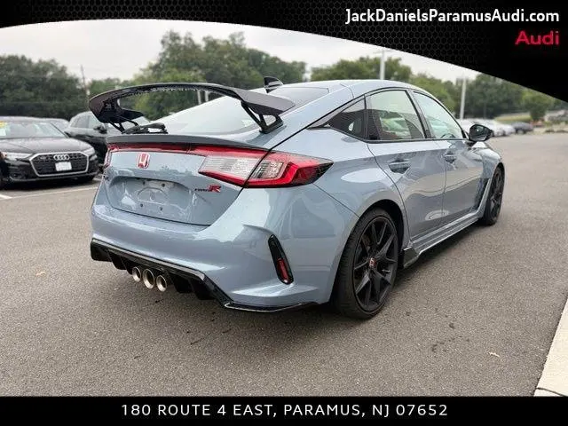 2025 Honda Civic Type-R photo 4